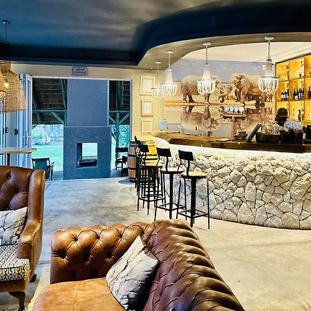 Toshari Lodge Okaukuejo Εξωτερικό φωτογραφία