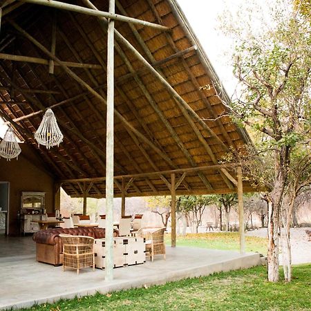 Toshari Lodge Okaukuejo Εξωτερικό φωτογραφία