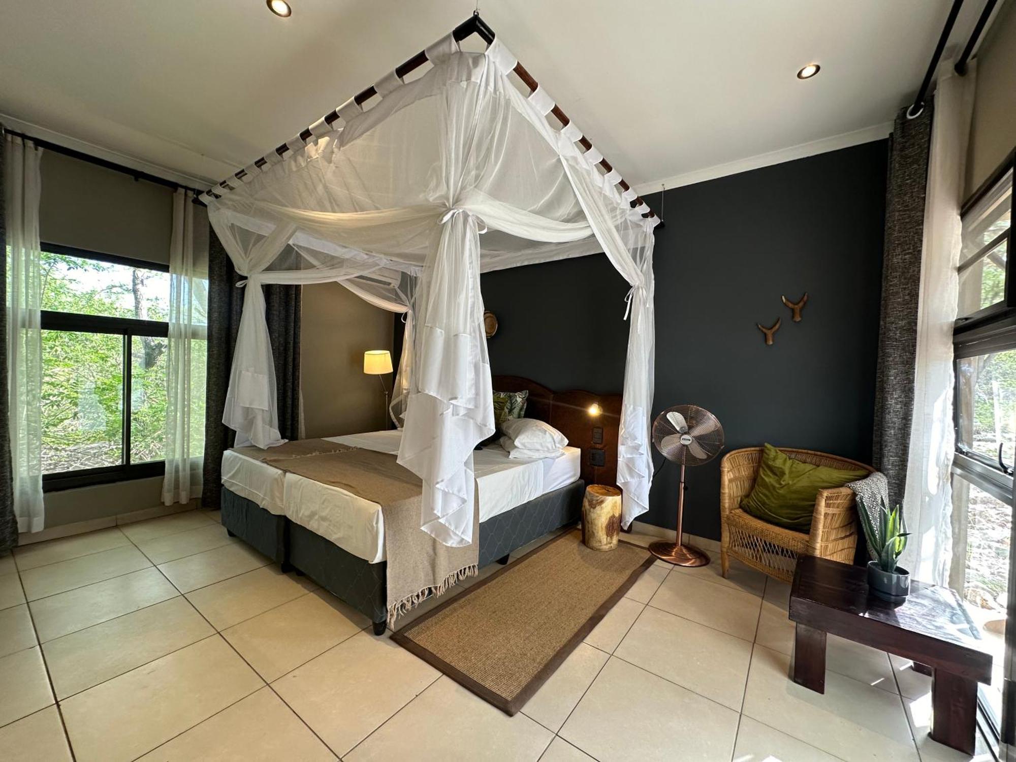 Toshari Lodge Okaukuejo Εξωτερικό φωτογραφία