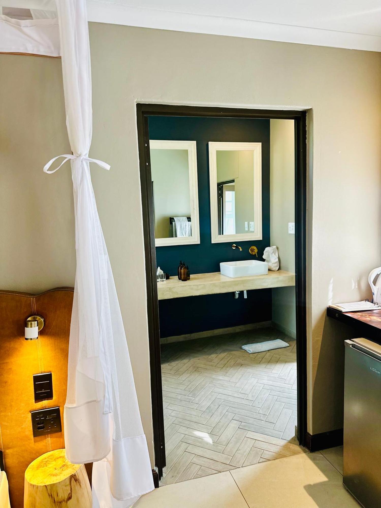 Toshari Lodge Okaukuejo Εξωτερικό φωτογραφία