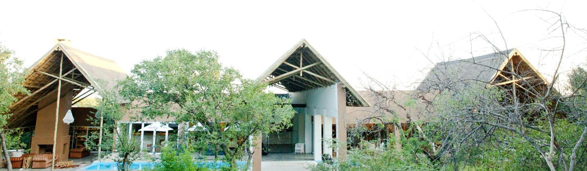 Toshari Lodge Okaukuejo Εξωτερικό φωτογραφία