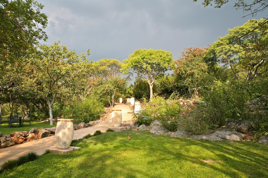 Toshari Lodge Okaukuejo Εξωτερικό φωτογραφία